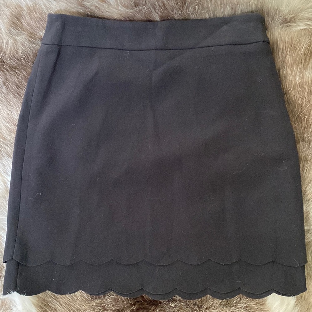 LOFT scallop hem black mini skirt size 2